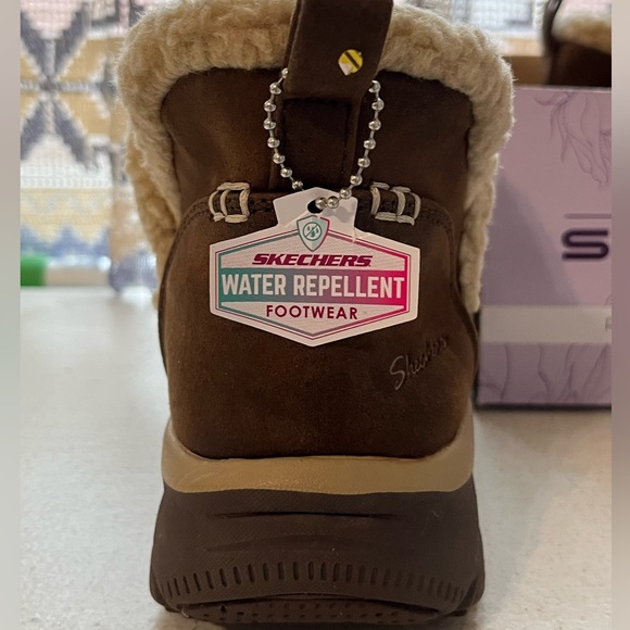 Skechers Women’s Water Repellent Boots - Size 6 - Picture 3 of 8